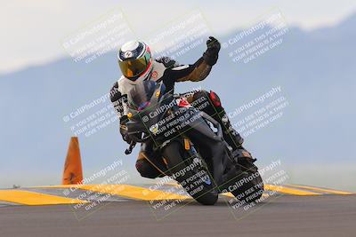 media/Sep-11-2022-SoCal Trackdays (Sun) [[81b7e951af]]/Turn 9 (930am)/